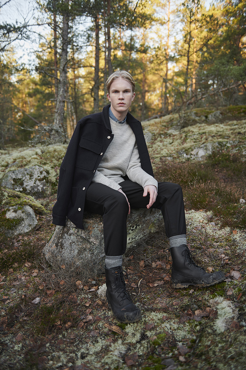 MAN WEARING FINDOR WOOL JACKET